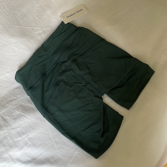 Outdoor voices shorts with tags - Picture 3 of 5